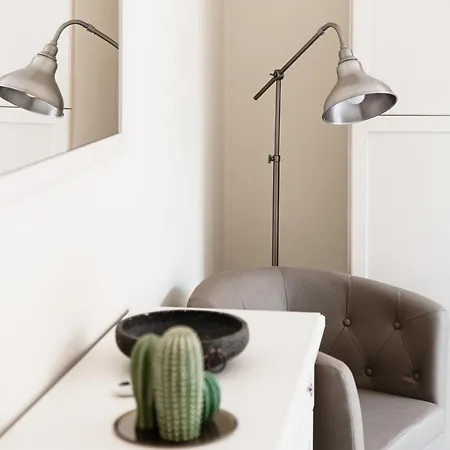 Lovely With Private Parking In Apartamento